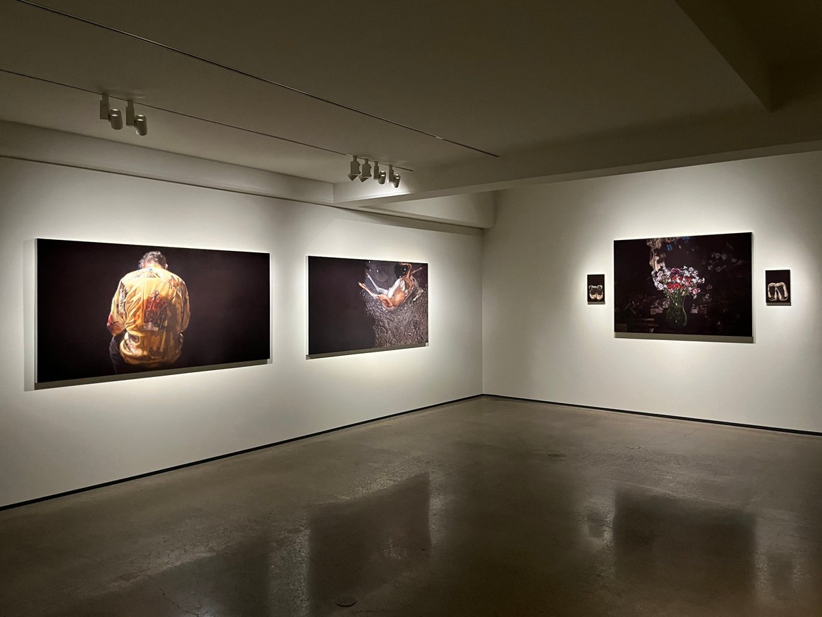 熊谷亜莉沙個展「天国泥棒」を銀座のギャラリー小柳で見た。花瓶の花と小さな靴の三連画をはじめとした新作絵画、ドローイングなどで構成した展覧会。京都造形芸術大学大学院総合造形領域出身の気鋭の作家。10/11まで。