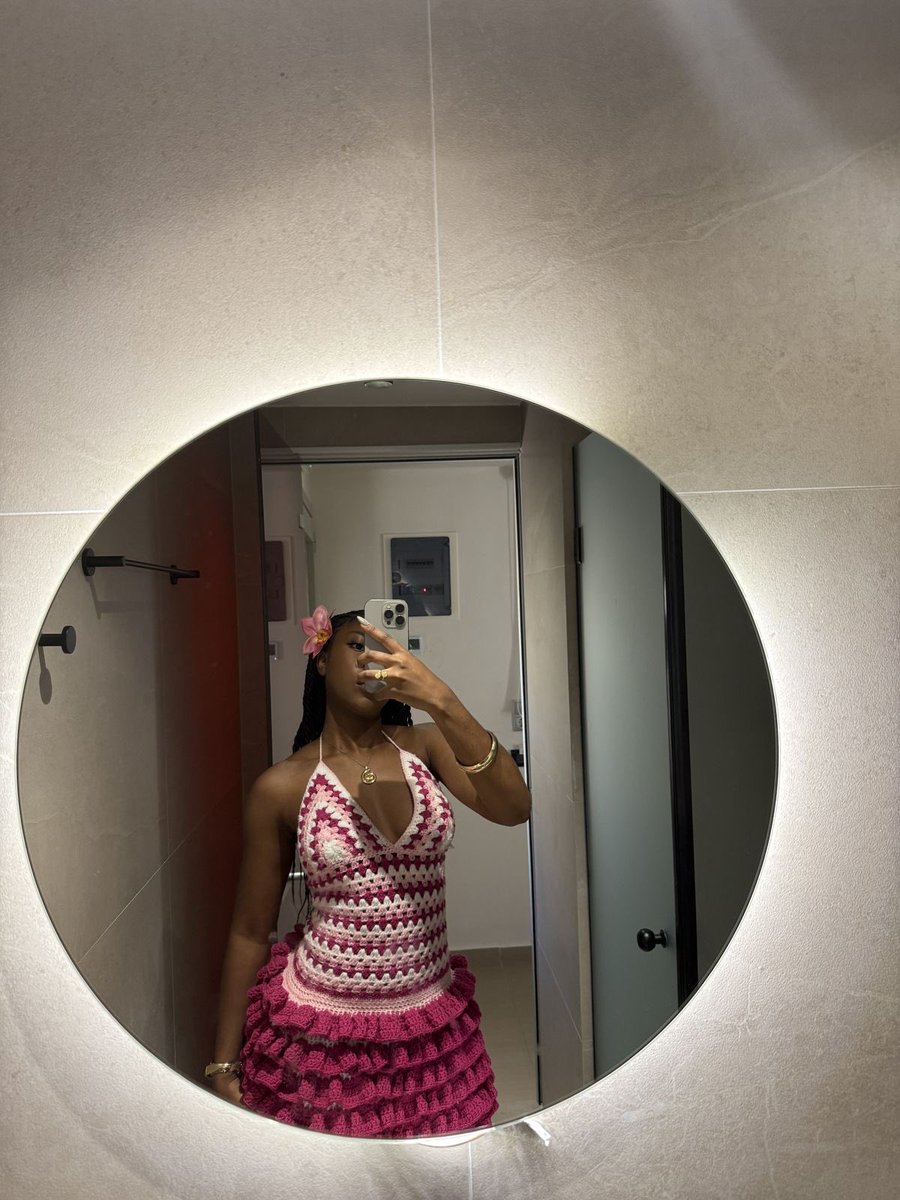 Weekends are for shopping 🛒 
Get that crochet fit from me today
Send a DM to order ❤️