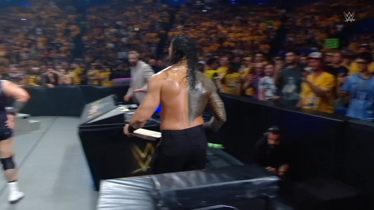 RomanRSource's tweet image. #RomanReigns #RomanEmpire #TheOTC #OTC #TribalChief #WWE #WWECrownJewel