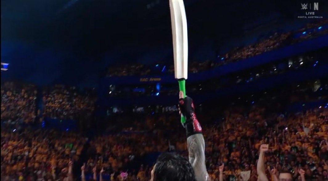 Krishan_Mamba24's tweet image. Roman Reigns with a cricket bat, this is about to go triple platinum in India 🤣🤣🤣🤣