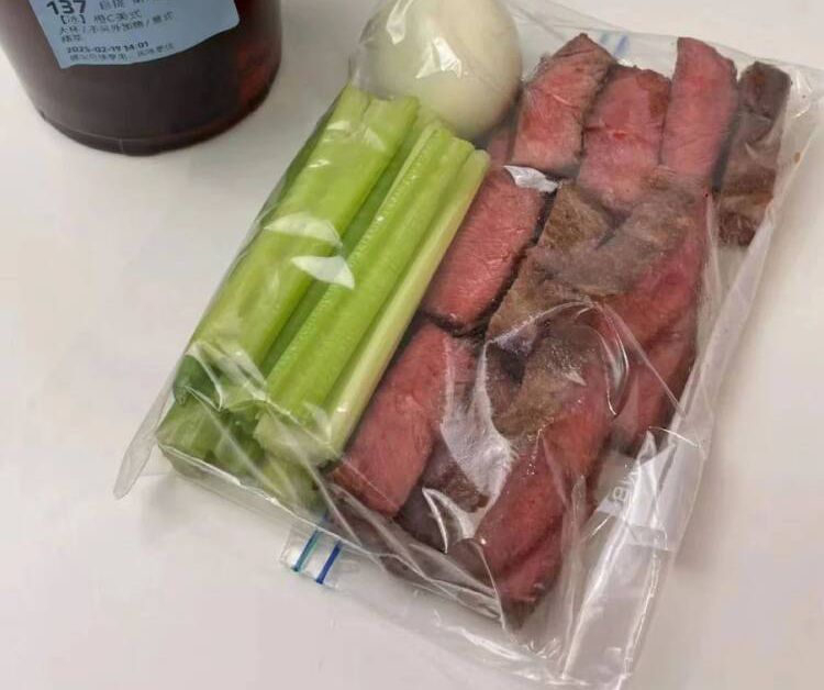 Kore41632141941's tweet photo. The Simplest Workday Weight-Loss Meal Ever
#LazyDailyHabits
#WorkDiary
#FatLossMeal https://t.co/ZYRJt9L6xz