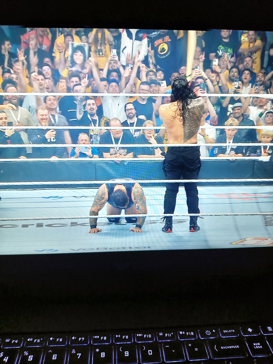 xPriyanshuVerma's tweet image. Roman Reigns turned Bronson Reed into a ball and hit a six with a cricket bat, the funniest moment ever!
#WWECrownJewel #CrownJewel #RomanReigns