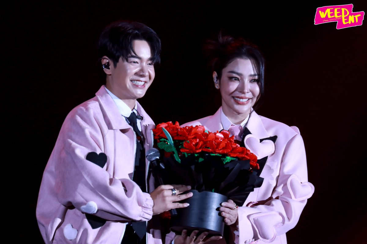 WEED_ENT's tweet image. แขกรับเชิญคนพิเศษ " ไอซ์ ศรัณยู " ภายในงาน "2025 FAYE PERAYA BIRTHDAY PARTY - GENTLE Bad Girl" ฉลองวันเกิดครบรอบ 31 ปี สุดอบอุ่น ✨🎉🎂
HAPPY BIRTHDAY PERAYA
#FayeGENTLEbadGIRL
#FayePeraya #ฝ้ายพีรญา
