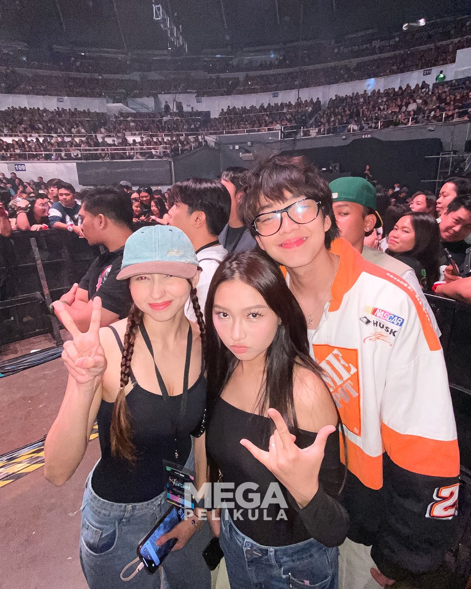 MegaKapamilya's tweet photo. Sara Joe, Angela Muji, at Rabin Angeles magkakasamang nanood ng Stardust concert Day 2 ng Cup Of Joe! 🫶❤️

#MEGAkapamilya #Stardust #CupofJoe @cupofjoemusic https://t.co/xz8FMXick7
