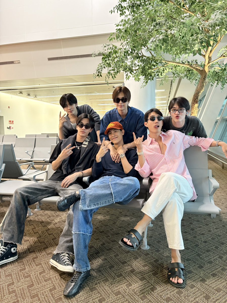 𝐕𝐢𝐞𝐭𝐧𝐚𝐦, here we come! ✈️ It's been a while, but the squad is finally on the way to see you all! Make sure to come and meet us, okay?
