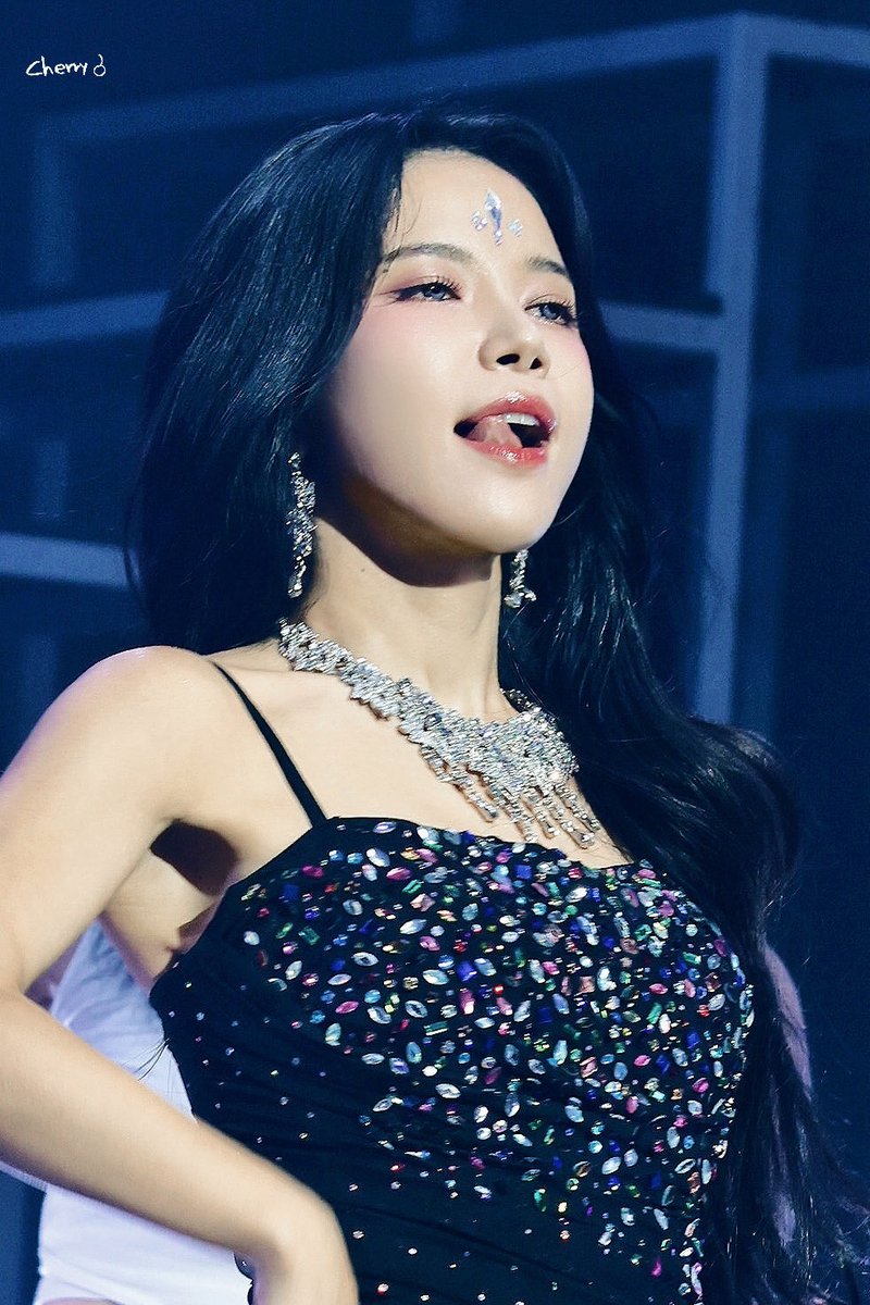 251011
Solaris 콘서트

🔹 𝓓𝓲𝓪𝓶𝓸𝓷𝓭🔹

#솔라 #마마무
#Solar #MAMAMOO
