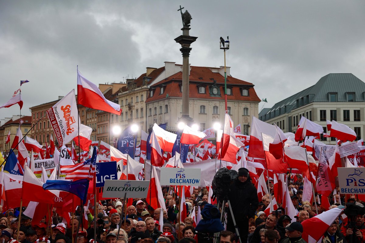 pisorgpl's tweet image. Ale moc! 🔥 Polacy wspólnie #wObroniePolski 🇵🇱
Jeśli jesteś z nami, napisz w komentarzu: NIE dla #MigranciTuska 🔴