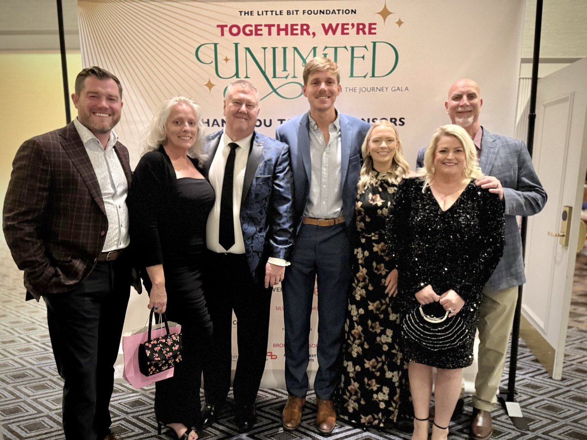 MarcusHarrisV's tweet photo. The @myarnoldteam crew had a blast at the Join the Journey Gala for @LittleBitSTL in St. Louis last night! 

Fantastic organization doing real impactful work in our community! 🙌🏻 As they said throughout the night, "Together we're unlimited!" https://t.co/HbFgFzMZDU