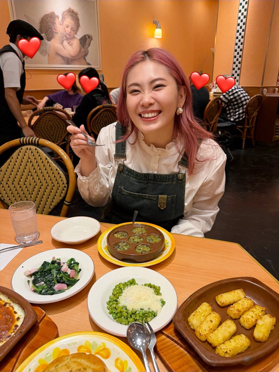 先日行われたとあるパーティでの一枚😋
とっても楽しかった！！！！！！！！

明日はノアンヌ 川口前川店で
イベントに登場するよーう♡
お近くのみなみなさま🙌
ぜひぜひ遊びに来てね〜♬