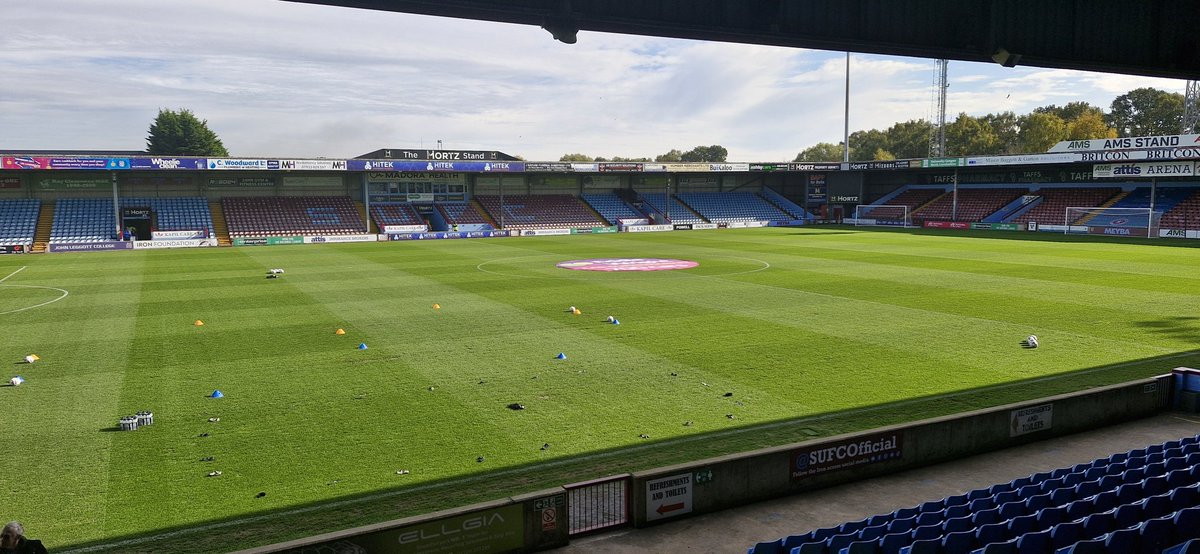 Cracking day for an FA Cup tie, <a href="/officialKLtown/">King's Lynn Town FC</a> at Scunthorpe for <a href="/BBCNorfolk/">BBC Norfolk</a>.