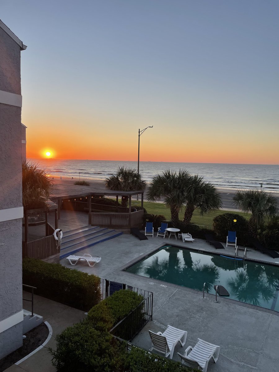 Vacationing at the Gulf this week. 😌
