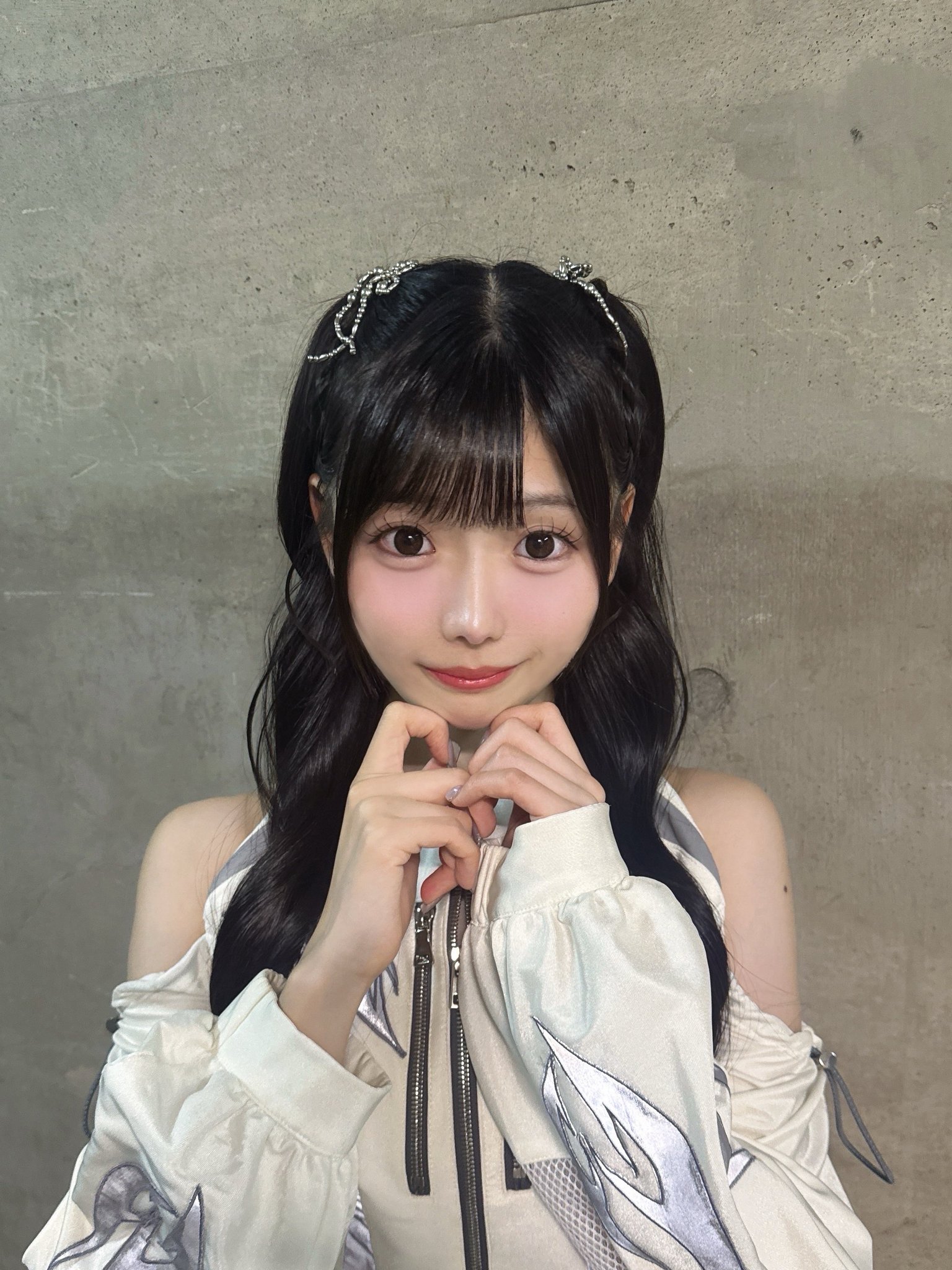 momoさんの笑顔 ももいろクローバーZ (Momoiro Clover Z) – ニッポン笑顔百景