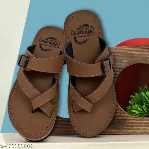 XdelaC's tweet image. #PerSec 
#Survival

With various crises happening, I thought I&apos;d share some things I learned from emergency and crisis pros. 

The 4 NON-NEGOTIABLES on your bedside at night:    

1. For emergency calls
2. BRIGHT beam
3. STURDY footwear (no fragile slip-ons)
4. Where legal/viable