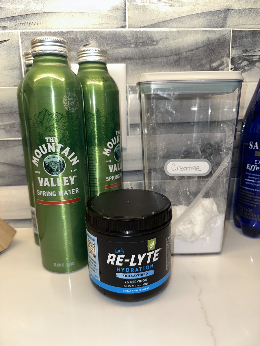 andrew_scott888's tweet image. GOOD MORNING!!!☀️

Hydrate with electrolytes as soon as you wake up

I skipped this for years and when I started I felt the benefits immediately

Next week I’m doing a 72 hour water fast

If you want to join me, comment “FAST” or shoot me a DM and I’ll send you the free guide⚡️
