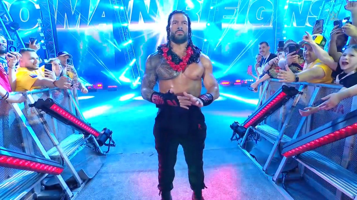 WrestlDaily's tweet image. OTC! OTC! OTC! ☝️

#RomanReigns #TheOTC #OTC #TribalChief #WWE #WWECrownJewel