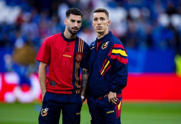 10InfoBlaugrana's tweet photo. 🔥Hoy juega la selección española y vamos a sortear una camiseta a elegir por el ganador

✅Para participar:  

-Dale RT🔁y MG❤al tweet
-Sigue a @Ctinfo_17 y a @10InfoBlaugrana
-OPCIONAL(Mencionar a un amigo aumenta las probabilidades de ganar) 🫂 https://t.co/YcCNRHmNjo