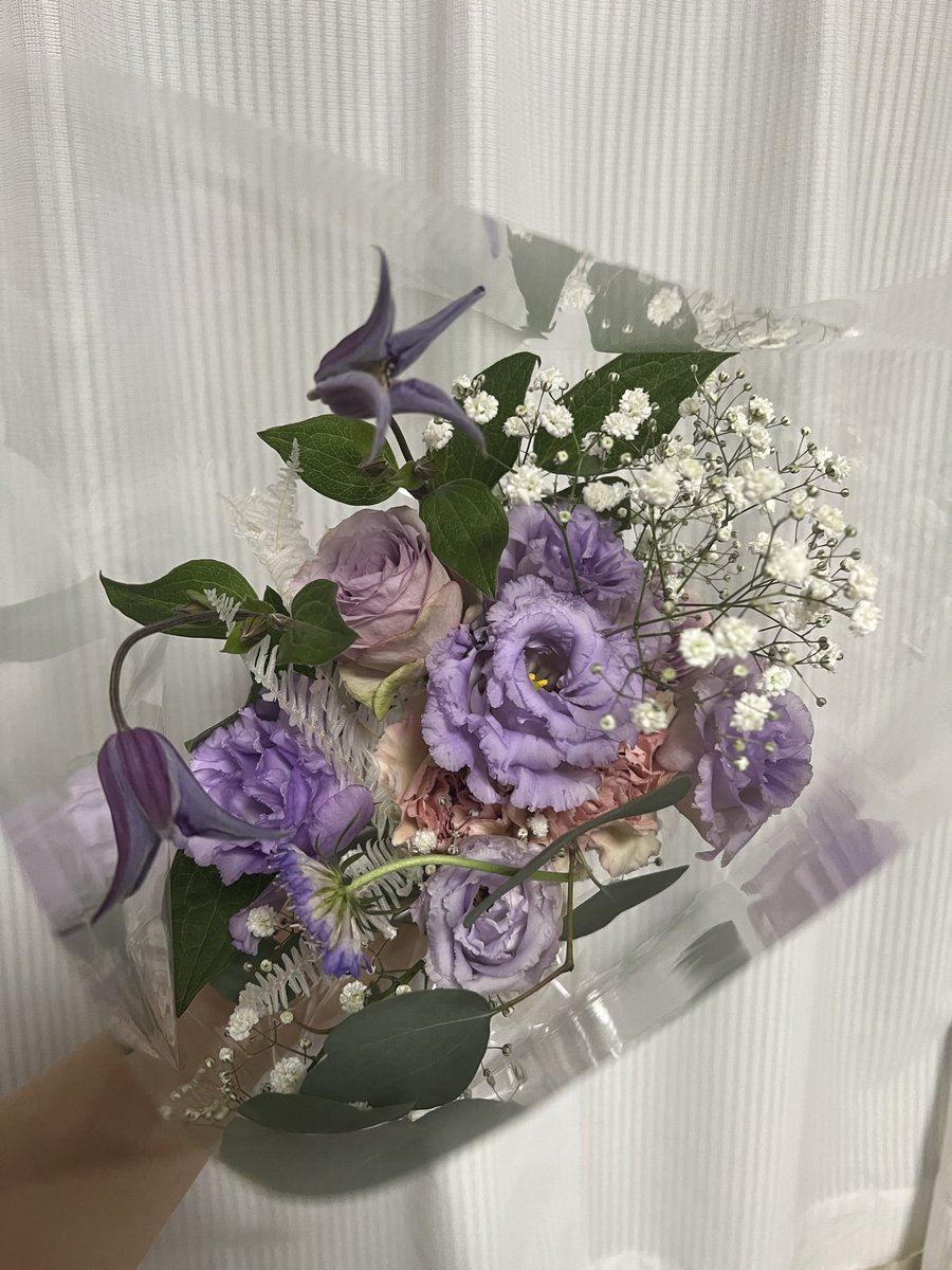 いとこの結婚式でした✨
めちゃくちゃ幸せそうだし、今までで一番綺麗だし、ドレス似合いすぎてて、見てるこっちまで幸せいっぱいだった💓
ちっちゃい頃は、一緒におばあちゃんちで遊んでた大好きないとこちゃん💝
本当におめでとう🎊🎈