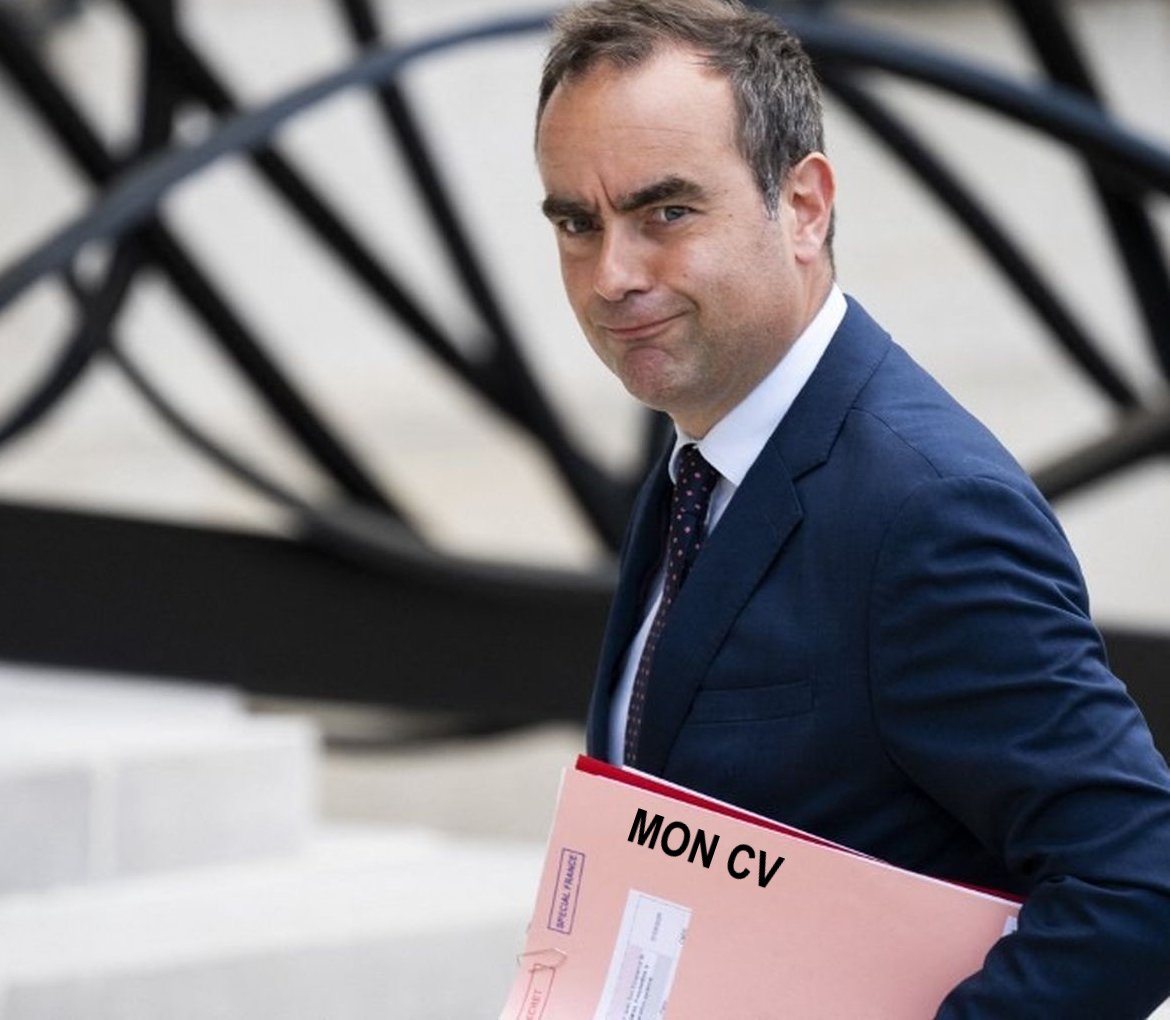_Direct_News's tweet image. S. Lecornu : déjà nommé, mais aussitôt censuré...

Aujourd&apos;hui sur le CV de Lecornu : &quot;deux fois premier ministre&quot;. Wow ! 😀

#Lecornu #gouvernementlecornu #gouvernement #GouvernementLecornu2 #Premierministre #censure #CensureLecornu #Lecornu2