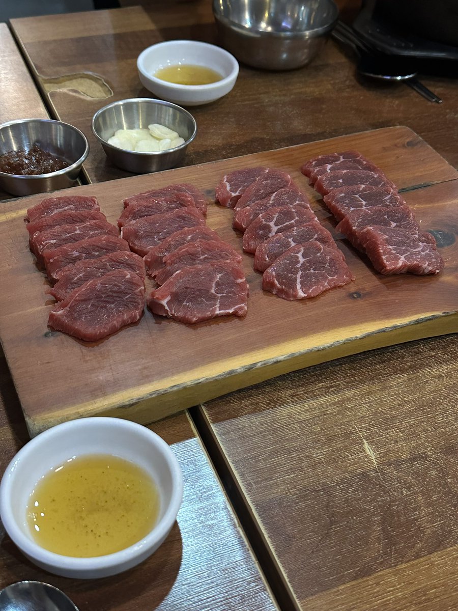아하 tweet media