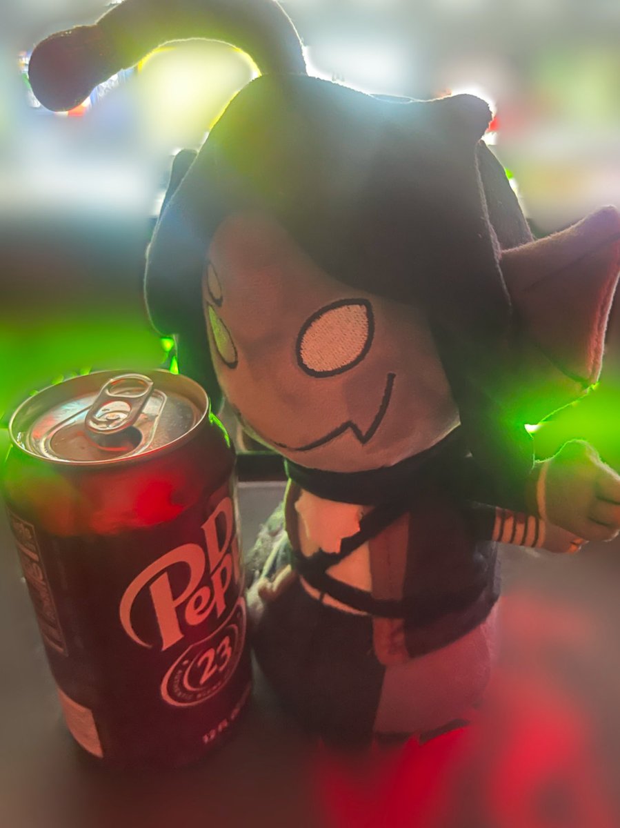 LooseLogan tweet media