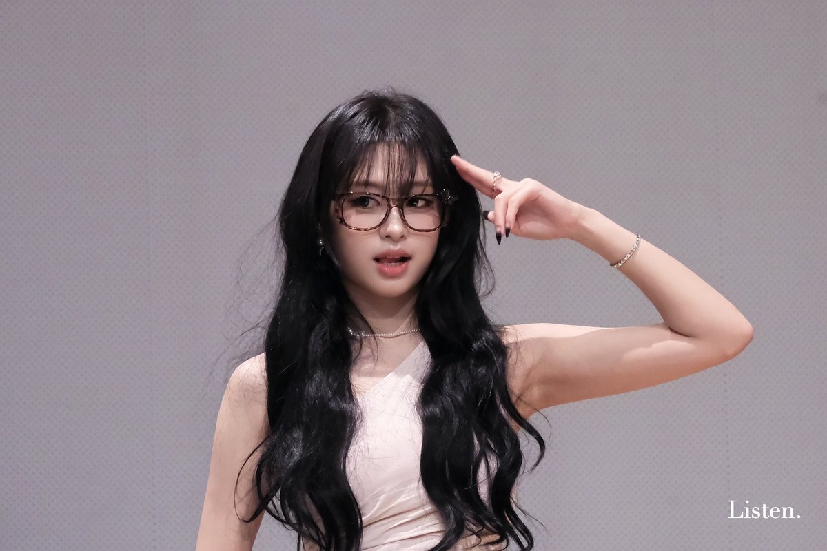 Listento_0411's tweet photo. 251011

🐈

#AHYEON #아현
#BABYMONSTER #베이비몬스터 https://t.co/UrpPTTorBw