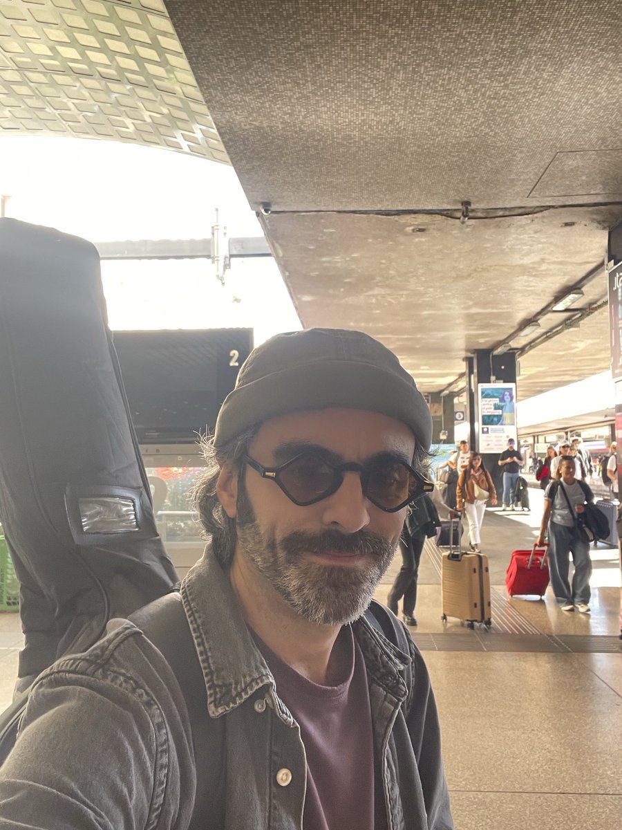 Oggi alle 18.00 sarò a FIRENZE 
(Li.Be- via degli artisti 6H)

Li.Be- Libera Bellezza Associazione Culturale

#firenze #enzocarella #avincola #dolcetupertu #libridaleggere