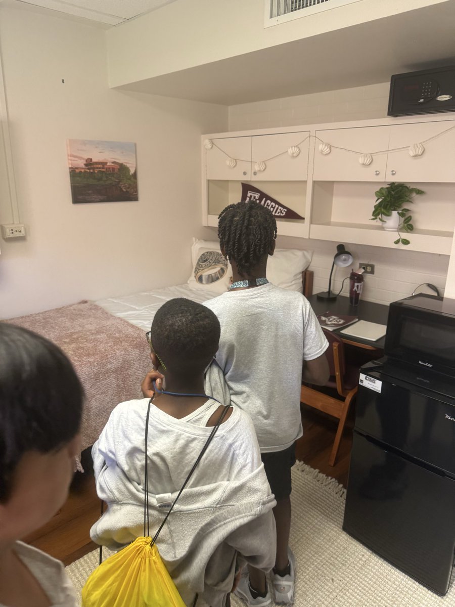 ARMS_AVID's tweet image. 6th grade AVID visited Texas A&amp;amp;M University! We had a wonderful time touring the campus, enjoyed learning the importance of campus tradition and norms, and loved learning about campus and residence life. Thank you for having us!
#ThisIsAVID #FocusOnTheGood