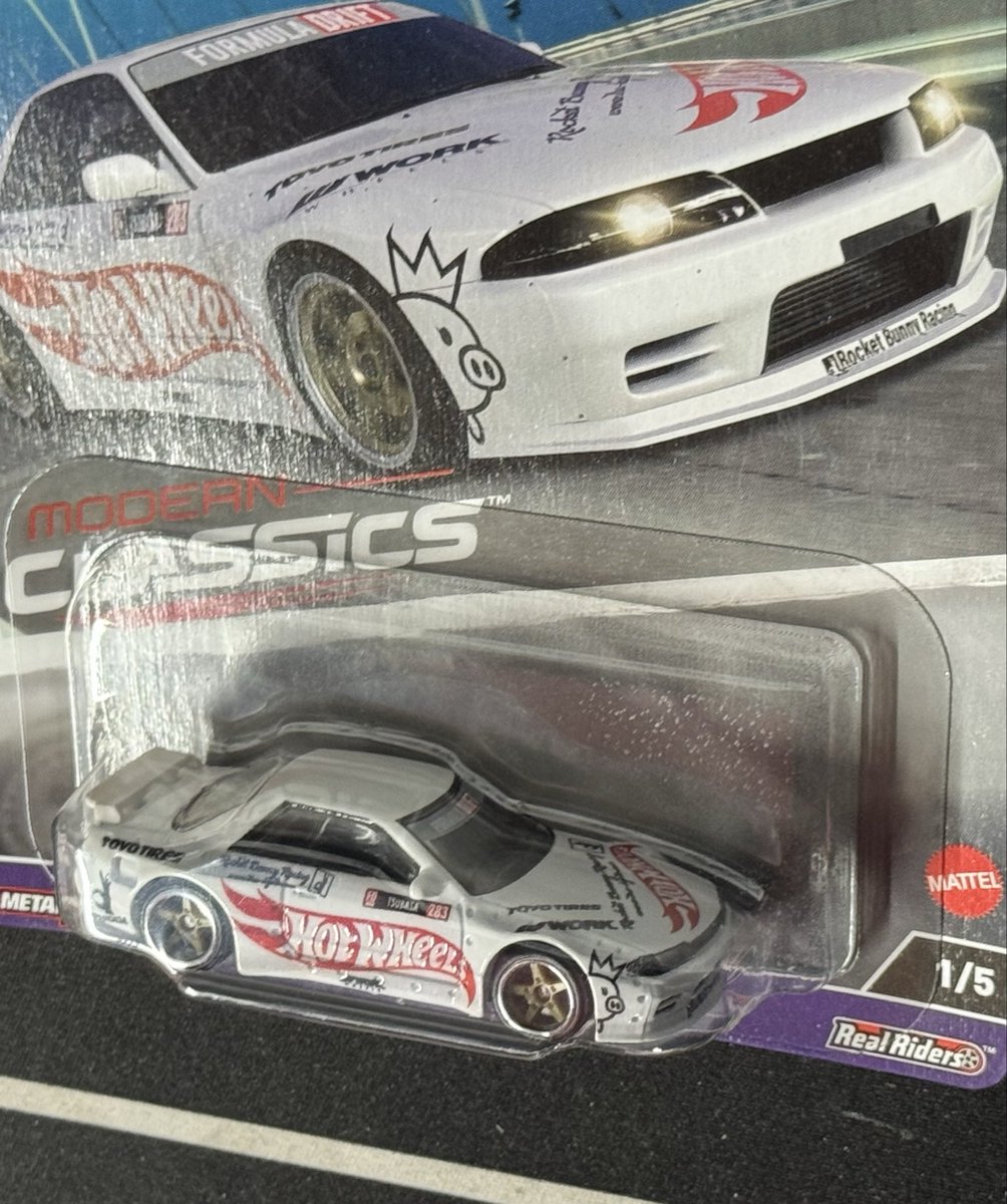 MatrixMrc's tweet image. FORMULA Dドライバーの長澤翼さんご来店😍😍😍😍
人気爆発のドリギャル、油浦桃のメカニック&コーチ❣️❣️❣️❣️
TT-02コンバも愛用中とのこと😍😍😍
