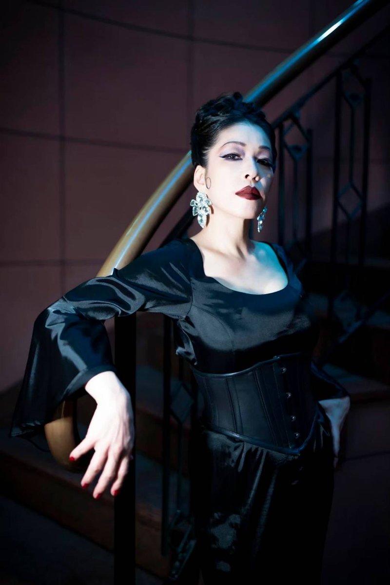 11月1日より、12月6日までの
アルファ・イン森園みるく先生＋榎本由美
魔女王　展　にて

#ハッカニブンノイチ　Madame 
飛室イヴ女王様ともも子様のショー
が行われます！

11月22日　#アルファイン　102号室にて‼️

第一部(和のショー) 13時45分開場14時開演
第二部(洋のショー)