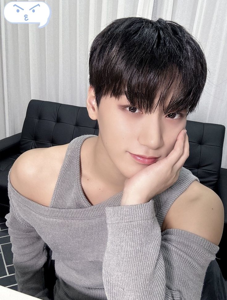 𝐋𝐔𝐂𝐈𝐔𝐒 𝐎𝐖𝐄𝐍 𝐑. 𝐖𝐀𝐍𝐆 tweet media