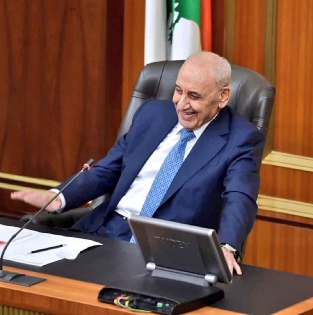 هنا المصيلح… قد تنكسر هذه الآرمة، لكنها لا تقع.

وكما يردّد المقيم في هذا العرين: “انا بَريِّ، وبحلاّش عالرّص”.

_منقول_