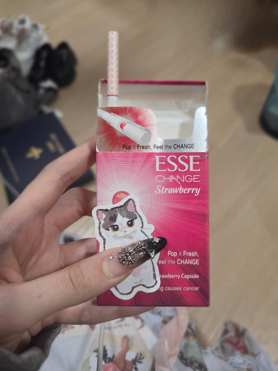 kyururucyan's tweet image. Rip to these that a staff member of an idol event handed to me during the group smoke break