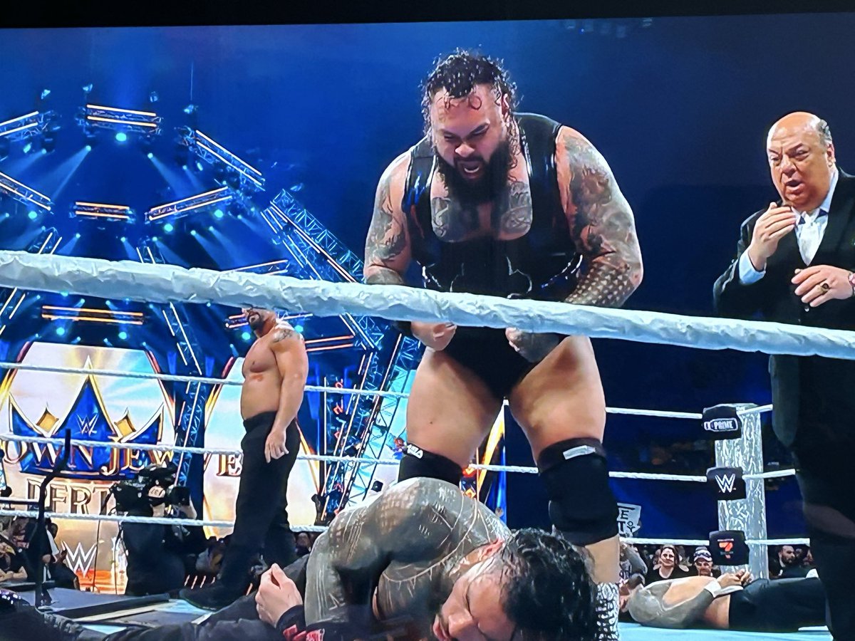 Its_Eleanor's tweet image. BRONSON REED DEFEATED ROMAN REIGNS IN A CRAZY STREET FIGHT.
I was NOT expecting that finish at all but Bronson Reed deserves that so much — not many people can say they’ve pinned Roman Reigns that’s HUGE for his career!
#WWECrownJewel