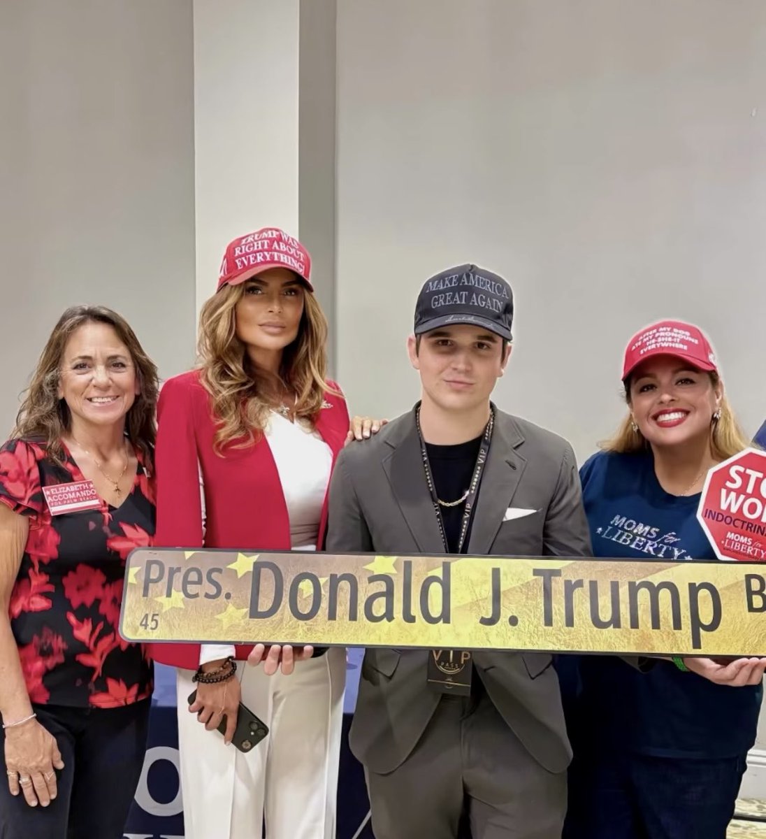 BoLoudon's tweet image. It was such an honor speaking at the @Club47USA event last night amongst so many great patriots.

Americans of all ages have been awakened and energized to save our country after Charlie Kirk&apos;s assassination.

We are Charlie Kirk now.