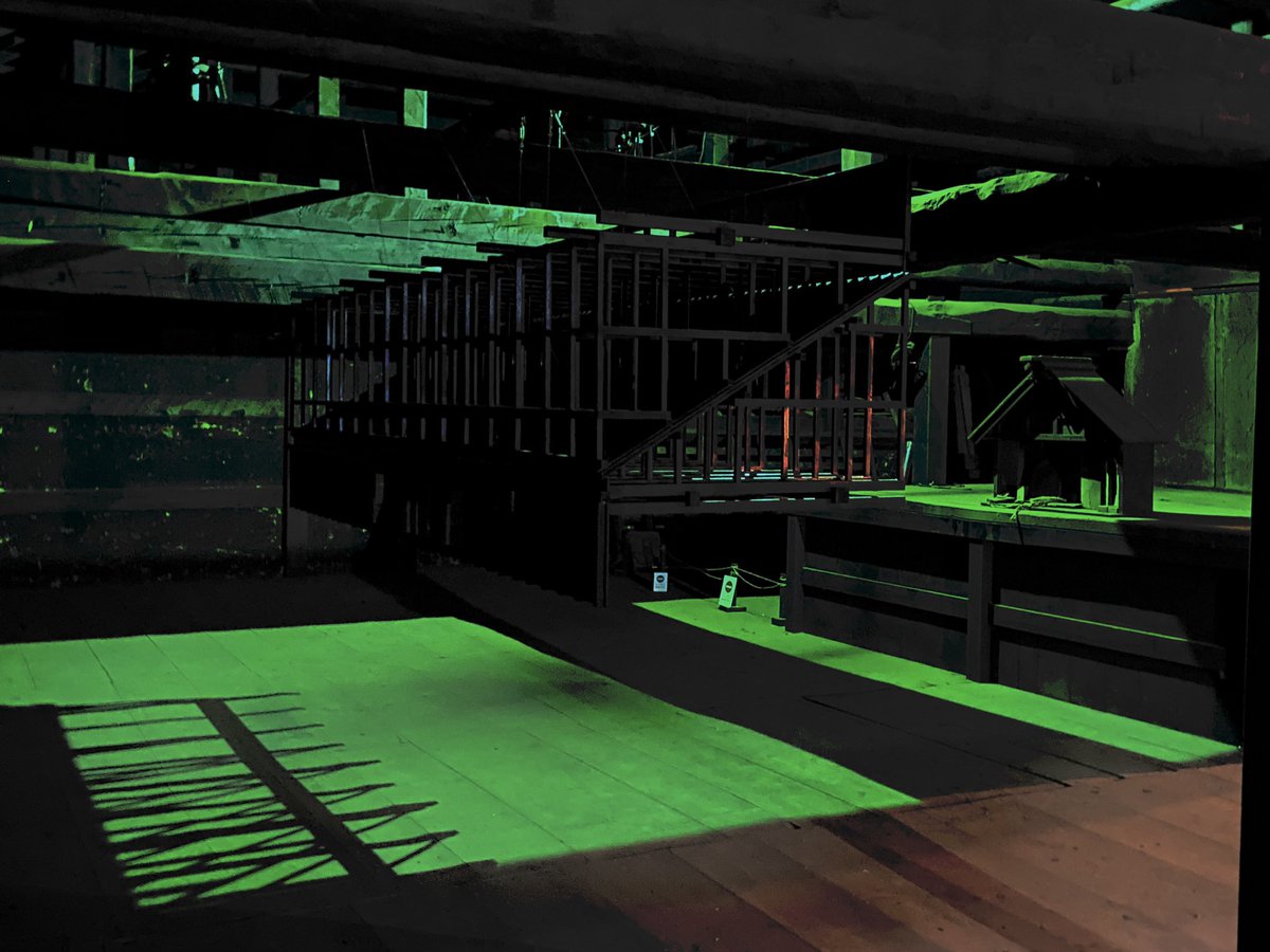 #中之条ビエンナーレ へ。鑑賞できた作品は殆どが空間に意思があり、現世と常世の狭間、幽玄な世界で興奮しました。その中で19歳の時からの仲間の作品『屋根裏の反転宇宙』を見る。歩みを知っているだけに感慨深い。とても素晴らしく痺れた。#桑山彰彦 #市川平  nakanojo-biennale.com