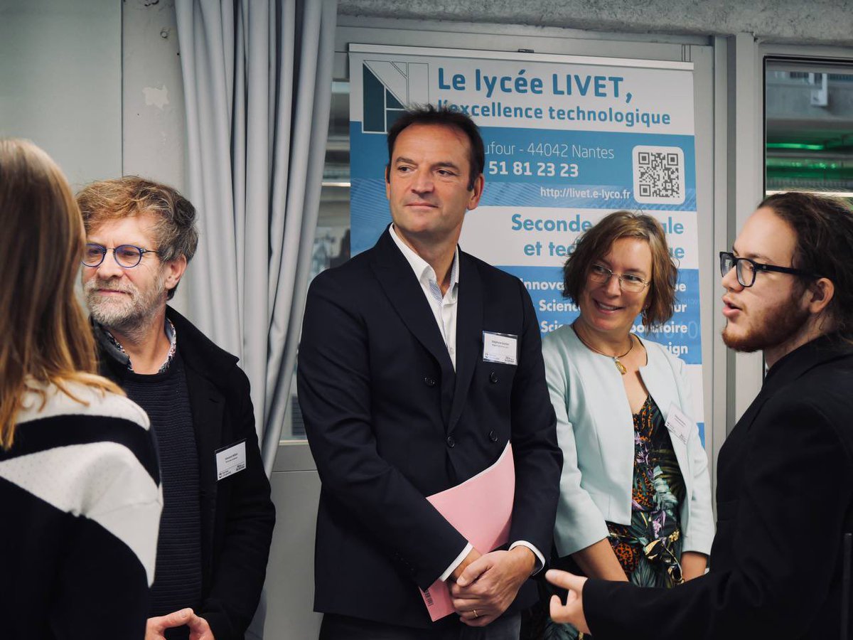 StephaneGachet's tweet image. Aujourd’hui, c’était l’inauguration du village des sciences à #Nantes ! Heureux d’y représenter la région @paysdelaloire et rappeler son engagement en la matière. 
✅soutien aux chercheurs et laboratoires du territoire 
✅des villages des sciences dans des lycées en ruralité…