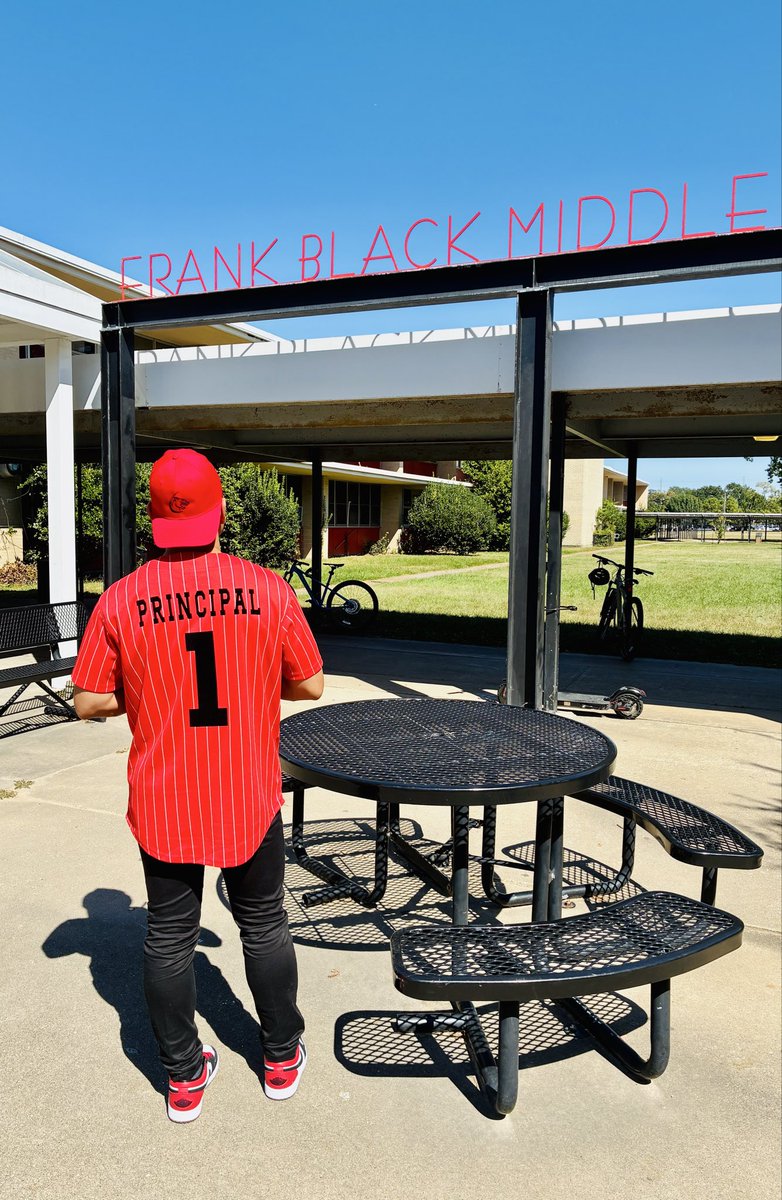 #JerseyDay #PanthersPOTENTIAL
One Dream.
One Team. 
One Goal.
<a href="/BlackMS_HISD/">Frank Black MS</a>