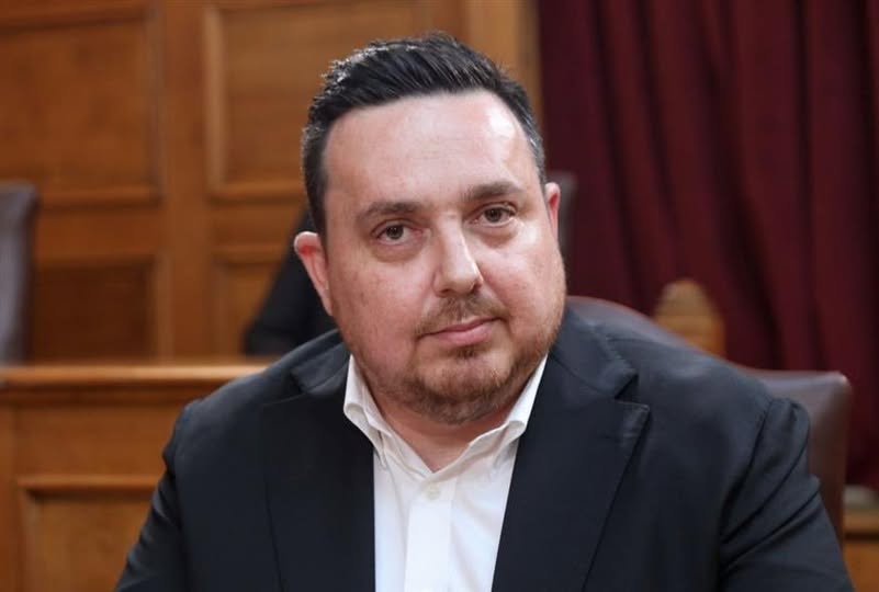 "3200 ευρώ τον μήνα και πήγαινα οπότε ήθελα." 
Άρχοντας!