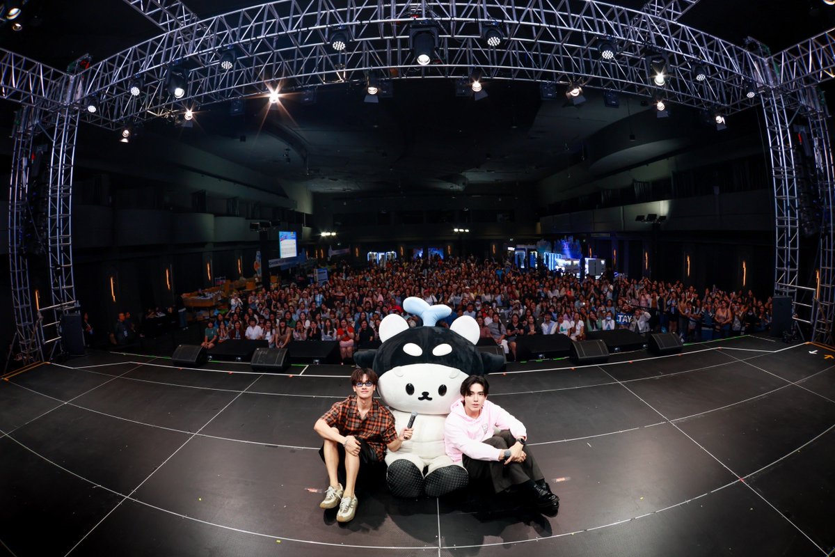 GmmtvShop's tweet image. เต - นิว และ POLCASAN ขอบคุณอุนย่า อุนยาย เจ่เจ้มาก ๆ นะครับ สำหรับวันนี้ที่มาหากันในงาน GMMTV FANIVAL 

@Tawan_V @new_thitipoom

#GMMTVFANIVALxTayNew 
#GMMTV