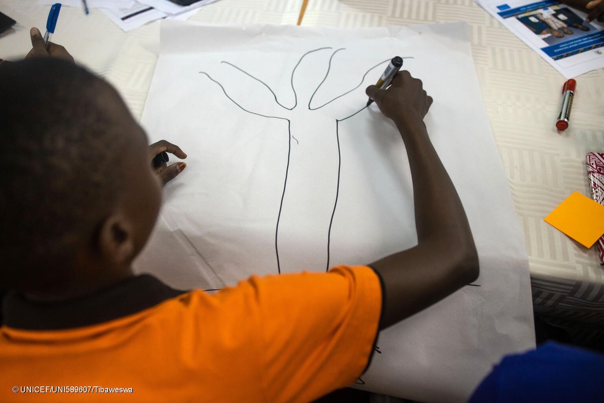 UNICEFUganda's tweet image. Across Uganda and around the world, girls are not just surviving crises — they are leading change, inspiring hope, &amp;amp; shaping a better future for all.

Let’s stand with every girl to ensure her voice is heard, her rights are protected, &amp;amp; her dreams are within reach.

#IDG2025