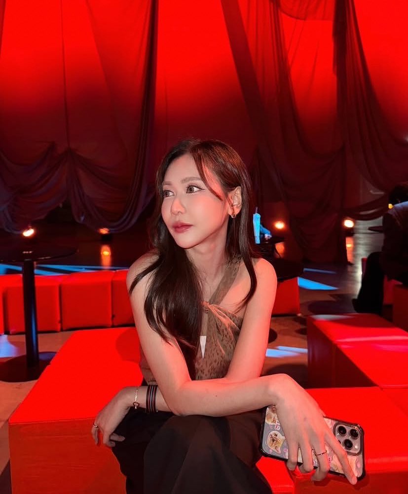 Palungwean's tweet image. เมียนั่งท่า                              ผัวเต้นบ้ากับหมู่
#น้ําหนึ่งเนย 
#NamneungNoey