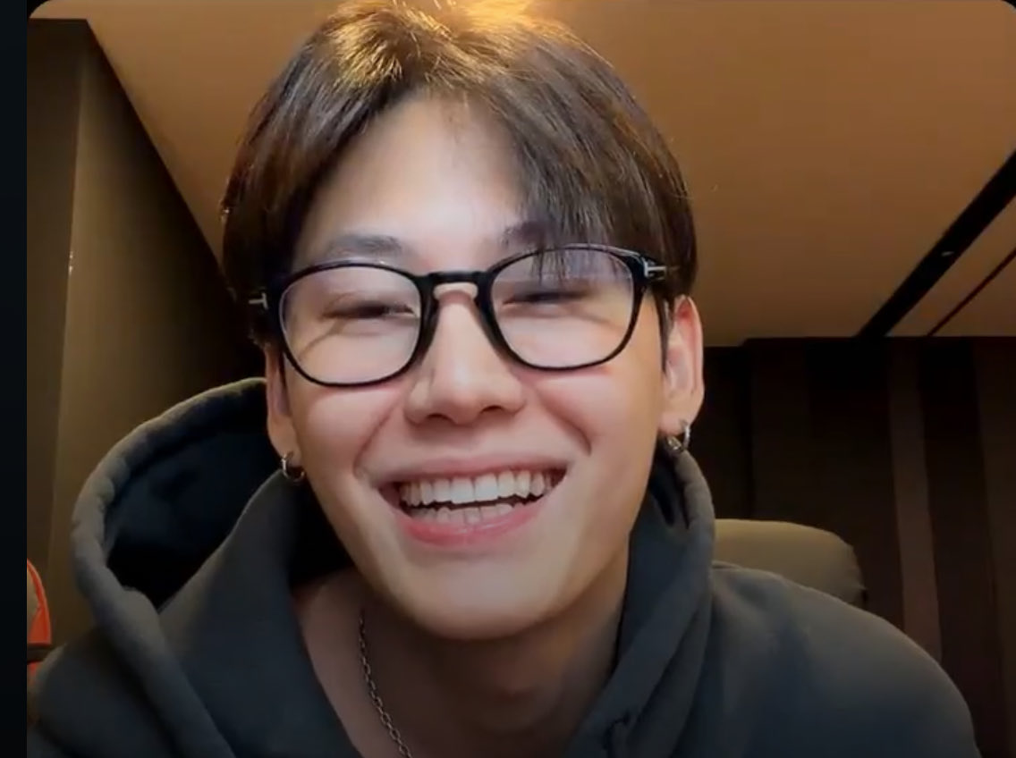 เห็นรอยยิ้มก็โล่งใจแล้ววว

BOUNPREM REVAMP EP8 
#RevampSeriesEP8