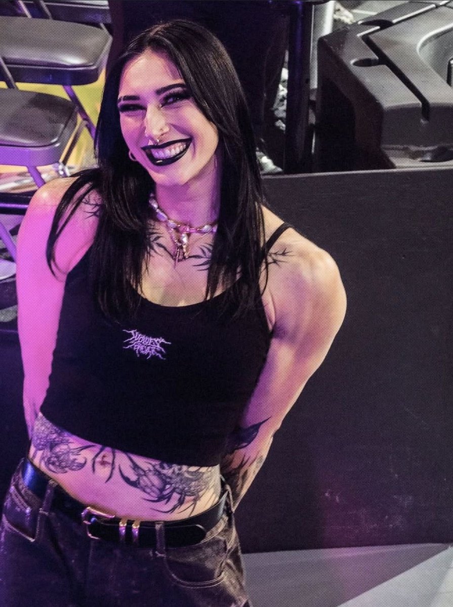 happy birthday to my fav girl <a href="/RheaRipley_WWE/">RheaRipley_WWE</a> 🖤🖤🖤🖤