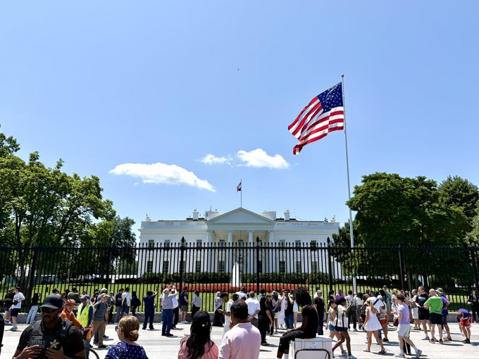 edumoment1's tweet image. Good morning friends! Today is Saturday, October 11, 2025 and they wouldn&apos;t fix 2020 so, we did!

We Make America Great! 🇺🇸 And with the worlds peace maker at the helm we will be great than ever before! All &apos;we&apos; have to do is continue our support and vote, vote, vote!