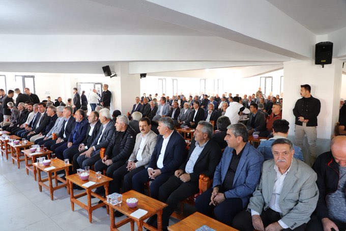 Bugün Karlıova'da, Muş Varto'dan Aktaş Ailesi ile Tiryaki Ailesi arasında uzun yıllardır süren husumetin, birliktelik ve sağduyu ile son bulduğu tarihi bir ana şahitlik ettik. Bu mübarek buluşmaya iştirak etmekten büyük bir onur duyuyorum. Bu an, sadece iki ailenin değil, tüm