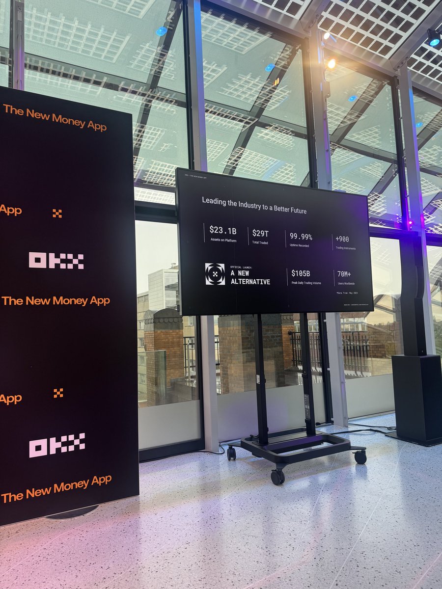 wang_8's tweet image. Congratulations to @McLarenF1 - @F1 2025 Constructors’ Champions. @ZBrownCEO 

F1 is the ultimate lesson in precision and teamwork: two drivers on track, but hundreds behind the scenes pushing limits.

“Great teams don’t chase speed - they master execution under pressure.”…