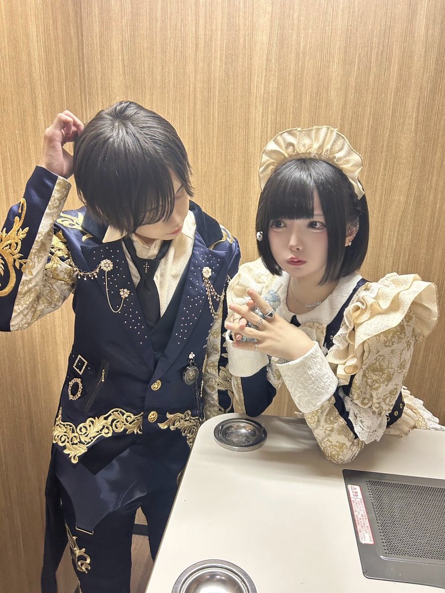 _shitsujimeido_'s tweet image. ✦︎︎︎. ⎯⎯⎯⎯⎯

〈 ☾ ໋大特典会⟡.· 〉
2025.10.11 @ 快・決いい会議室新宿店

　⎯⎯⎯⎯⎯⎯⎯⎯⎯⎯⎯⎯⎯⎯ .✦*

本日は、お足元の悪い中
ご来場いただきありがとうございました🐈‍⬛

#執事とメイド 
#猫猫猫はう #汐華政宗