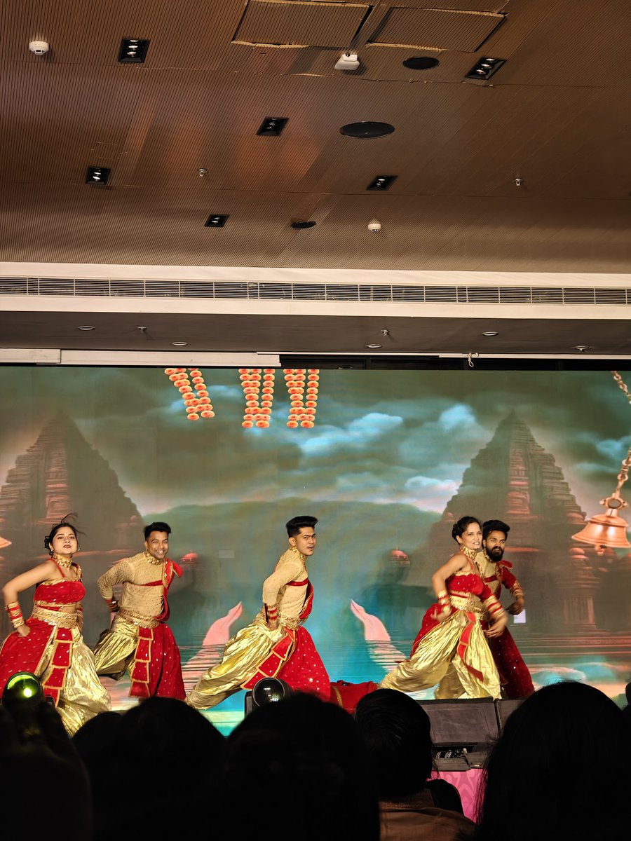 nandpramod's tweet photo. #anandmelava2025 And Dipawali Vibes starts with a lightning lamp at the  Special CIO IT event #HyattPune  #CIO #CIOPune #GaneshVandana https://t.co/S1rUnhf9R2