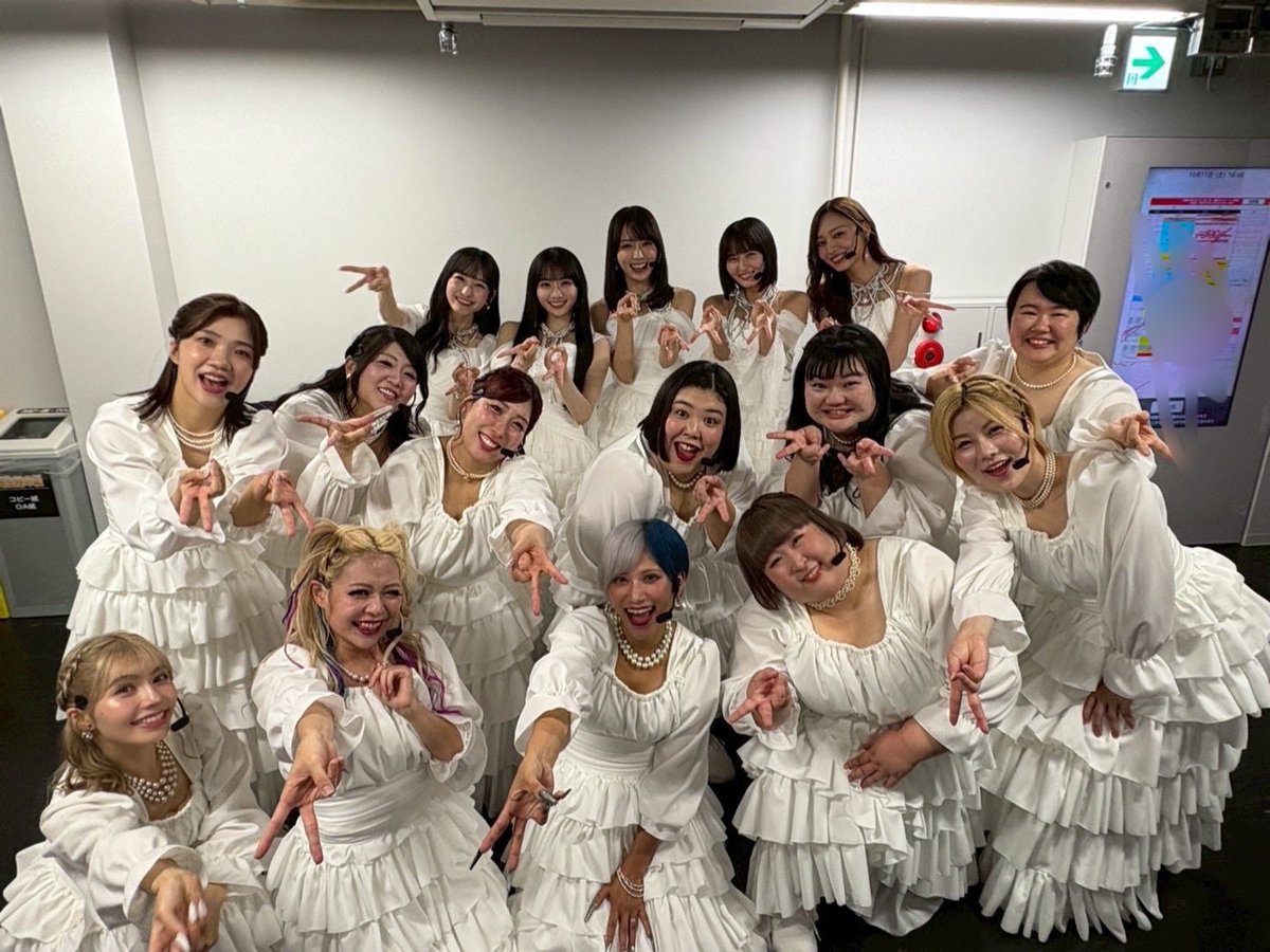 odaueda's tweet image. お笑いの日ミュージックバトルありがとうございました！！！

乃木坂さんと芸人で踊れて最高でした！！！！

KOCまで大盛り上がりで最高でした！！！
ロコディさんおめでとうございます！！！
ポリスピース！！！

#お笑いの日2025