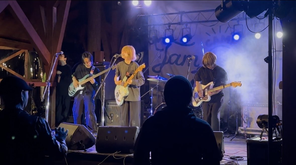 Guessband2's tweet image. ゲスバンド1人到着しました
めちゃくちゃ音がいい！！
楽しみましょう！
我々の時に起きてくれ〜
 #ジャムキャン